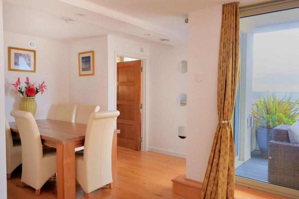 Largigi Offering Two Amazing Panoramic Sea Front Apartments Lyme Regis Kültér fotó